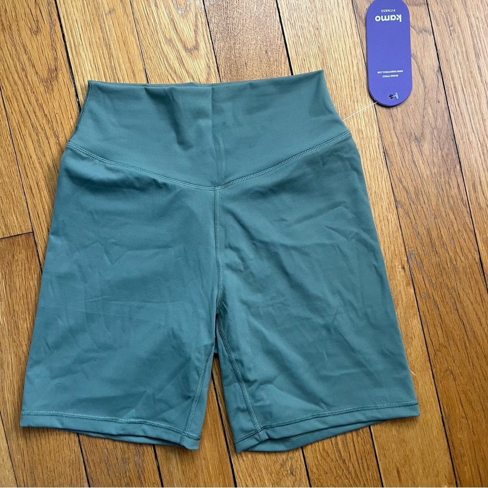 Kamo Fitness Women's green bike shorts